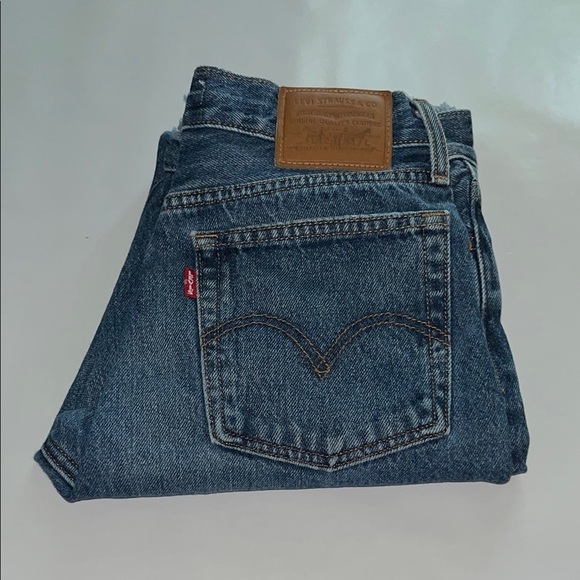 Levi’s Wedgie Straight High Rise Size 25 - Picture 3 of 16